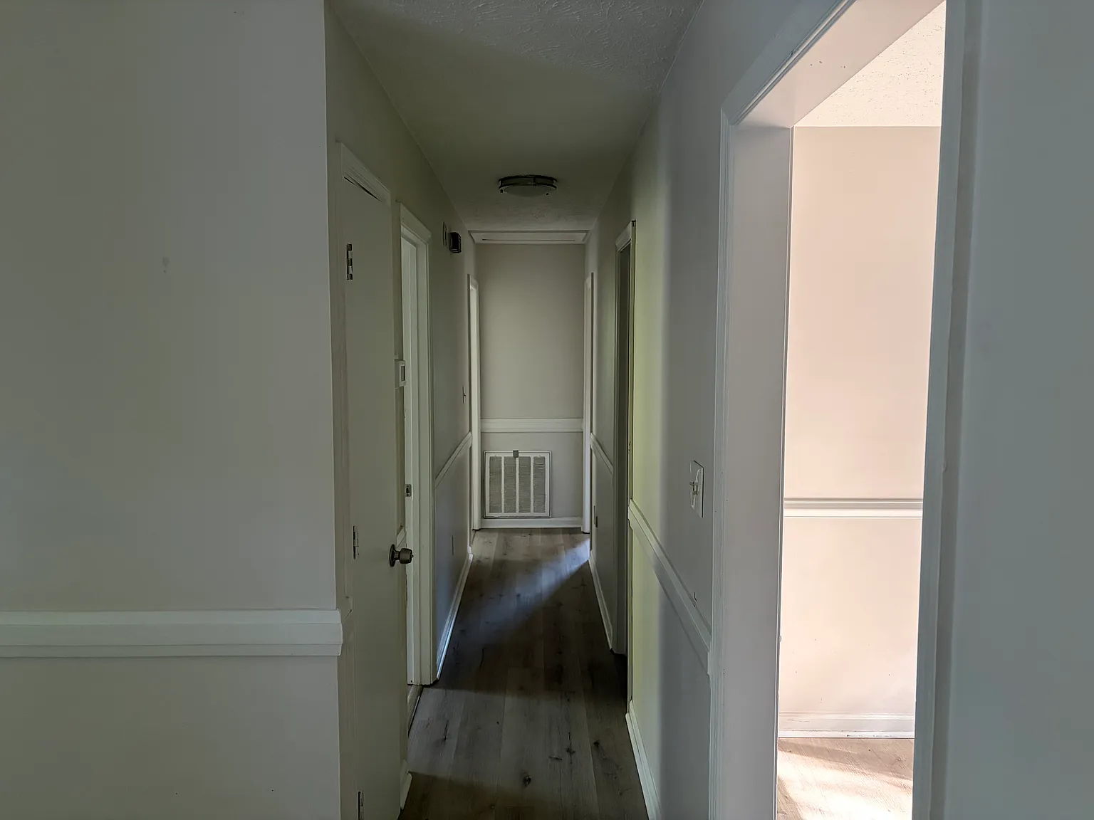 3 bed, 1104 sqft, $2,000 — Photo 2