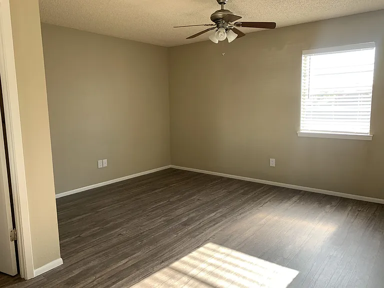 6800 Camden Ln — Photo 11