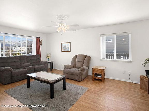 2nd image of 256 Cliff View Cir