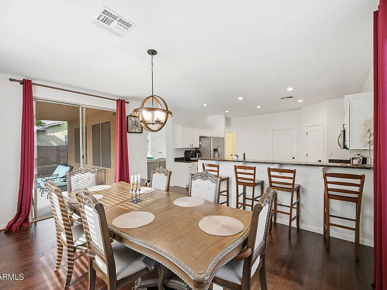 374 N Scott Dr — Photo 6