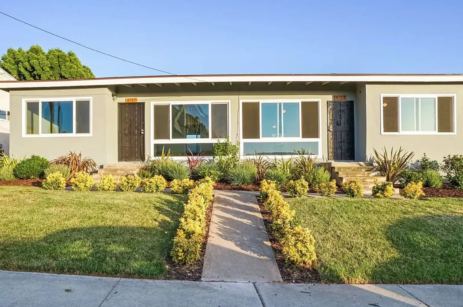 2 Bedroom Home in Clairemont / Bay Park — Photo 1