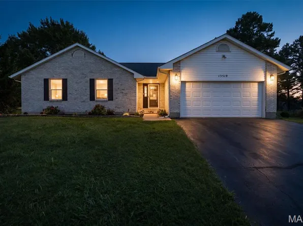 13519 Lakewood Dr, Ste Genevieve, MO 63670