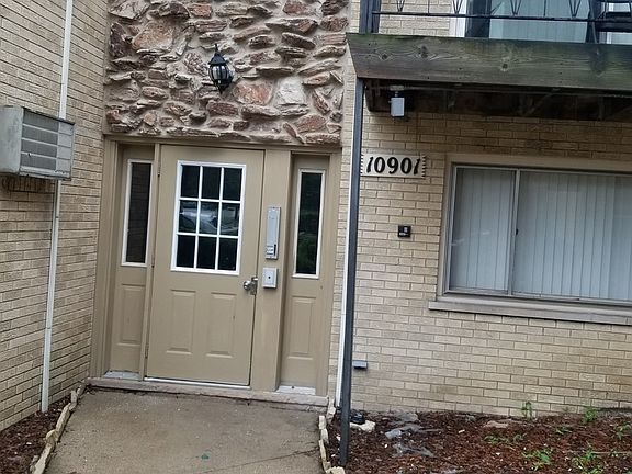 2nd image of 10901 S Keating Ave APT 2D