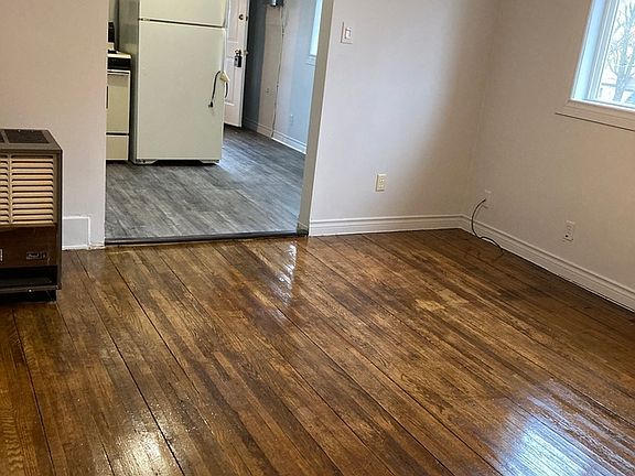 4th image of 459 Oak St #3