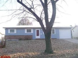 1270 Carmona Dr, Florissant, MO 63033