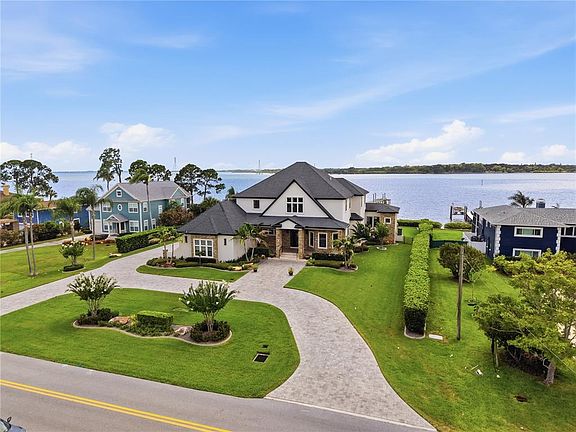 3rd image of 732 Shore Dr E