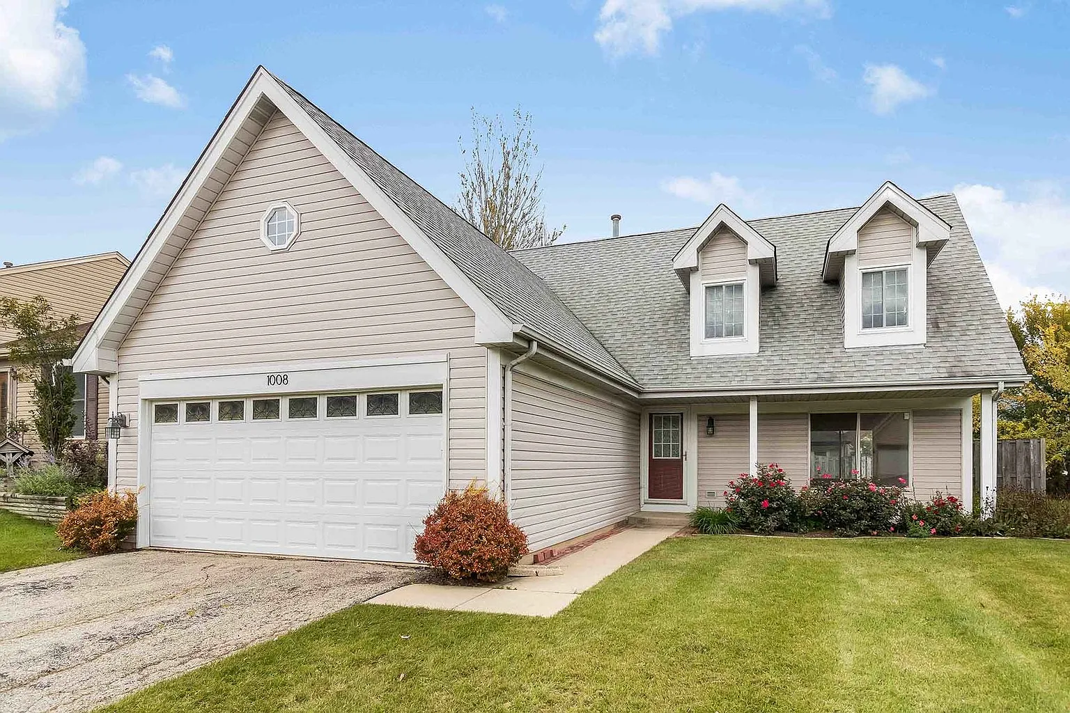 1008 E Streamwood Blvd photo 1