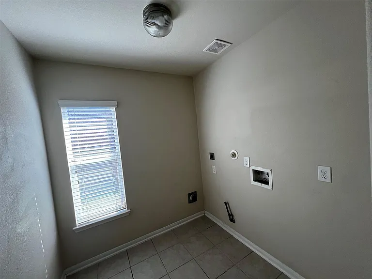 10621 Sunflower Dr — Photo 32
