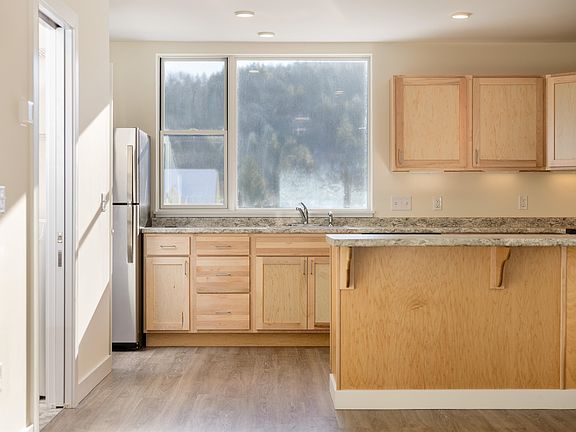 4th image of 99-2 Safford Commons Way