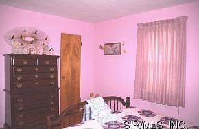 5th image of 1545 Saint Clair Ave