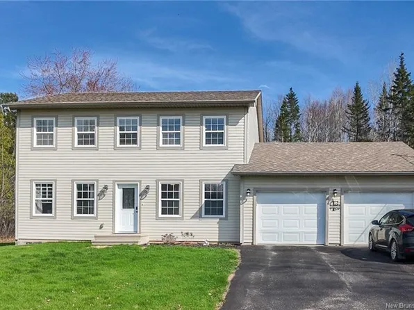 255 Mataya Dr, Saint Marys, NB E3A 0R1