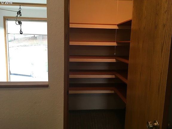 3rd image of 13 NE Spyglass Dr