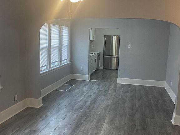 5th image of 713 S 33rd St