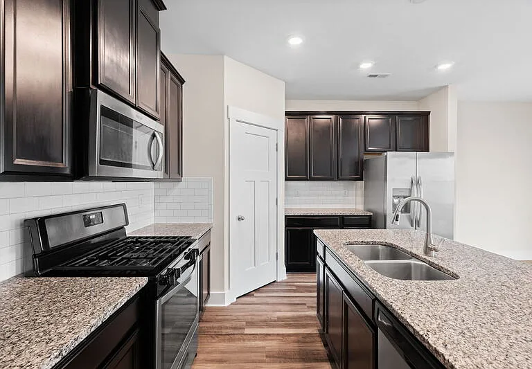 216 Pewter Cir — Photo 7