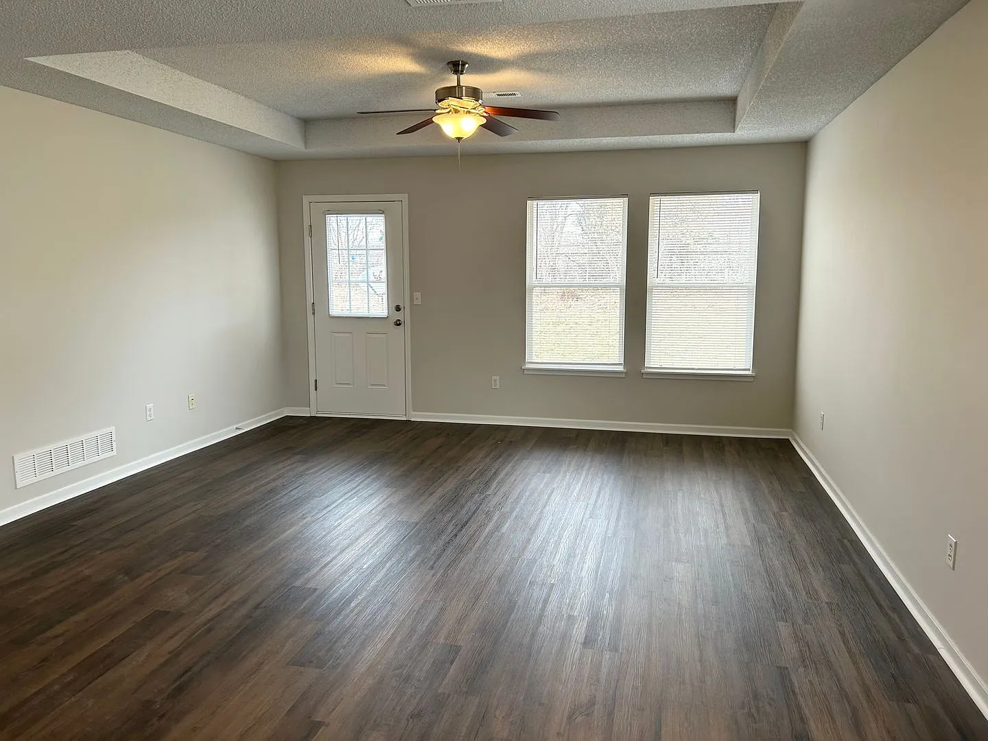 3 Bed | 2 Bath | 2 Car Duplex in Grain Valley — Photo 4