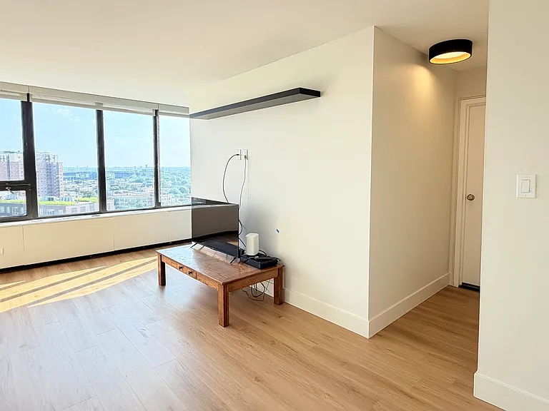 3930 N Pine Grove Ave #1708 — Photo 6