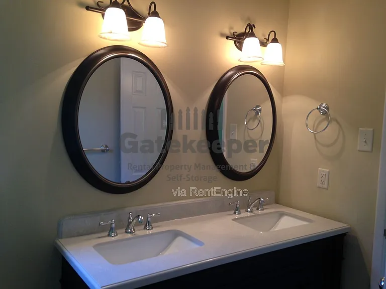 695 Georgia Ave — Photo 8