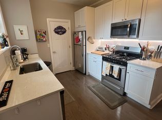 2459 W Wilson Ave APT 1, Chicago, IL 60625