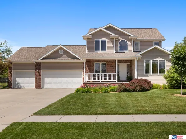 9550 Forest Glen Dr, Lincoln, NE 68526
