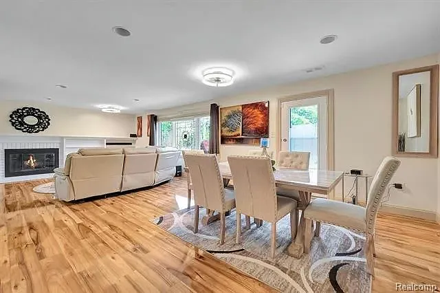 4753 Quarton Rd — Photo 33