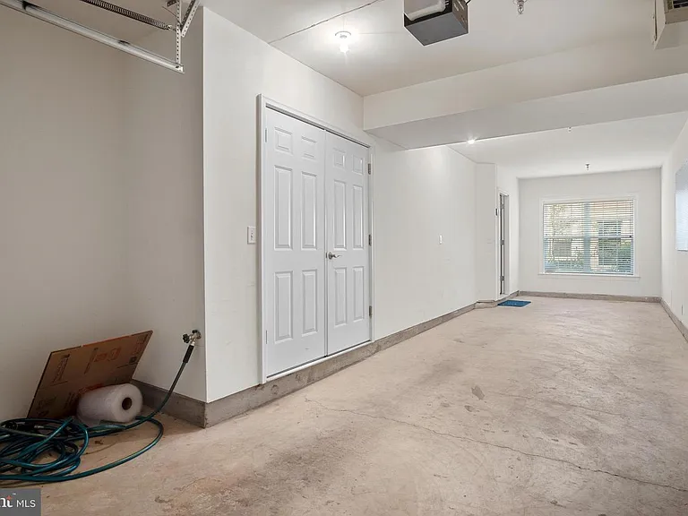 428 N Thomas St — Photo 34