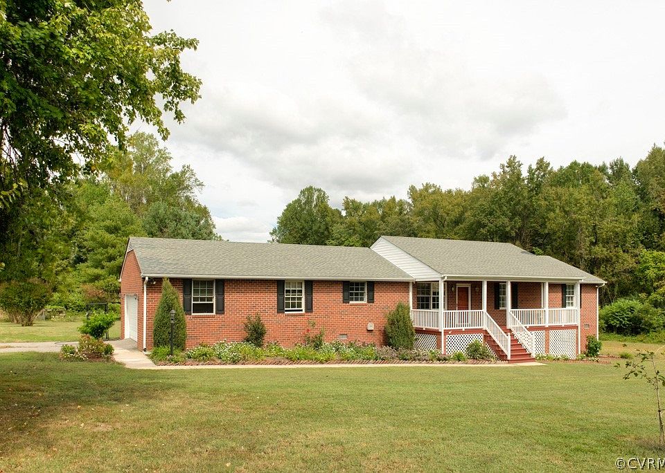 1st image of 8022 Stuarts Hollow Ln