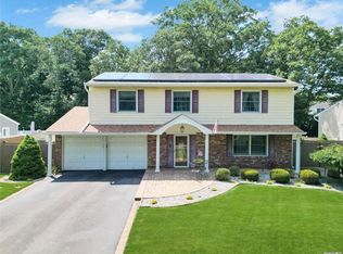 48 Roy Dr, Nesconset, NY 11767
