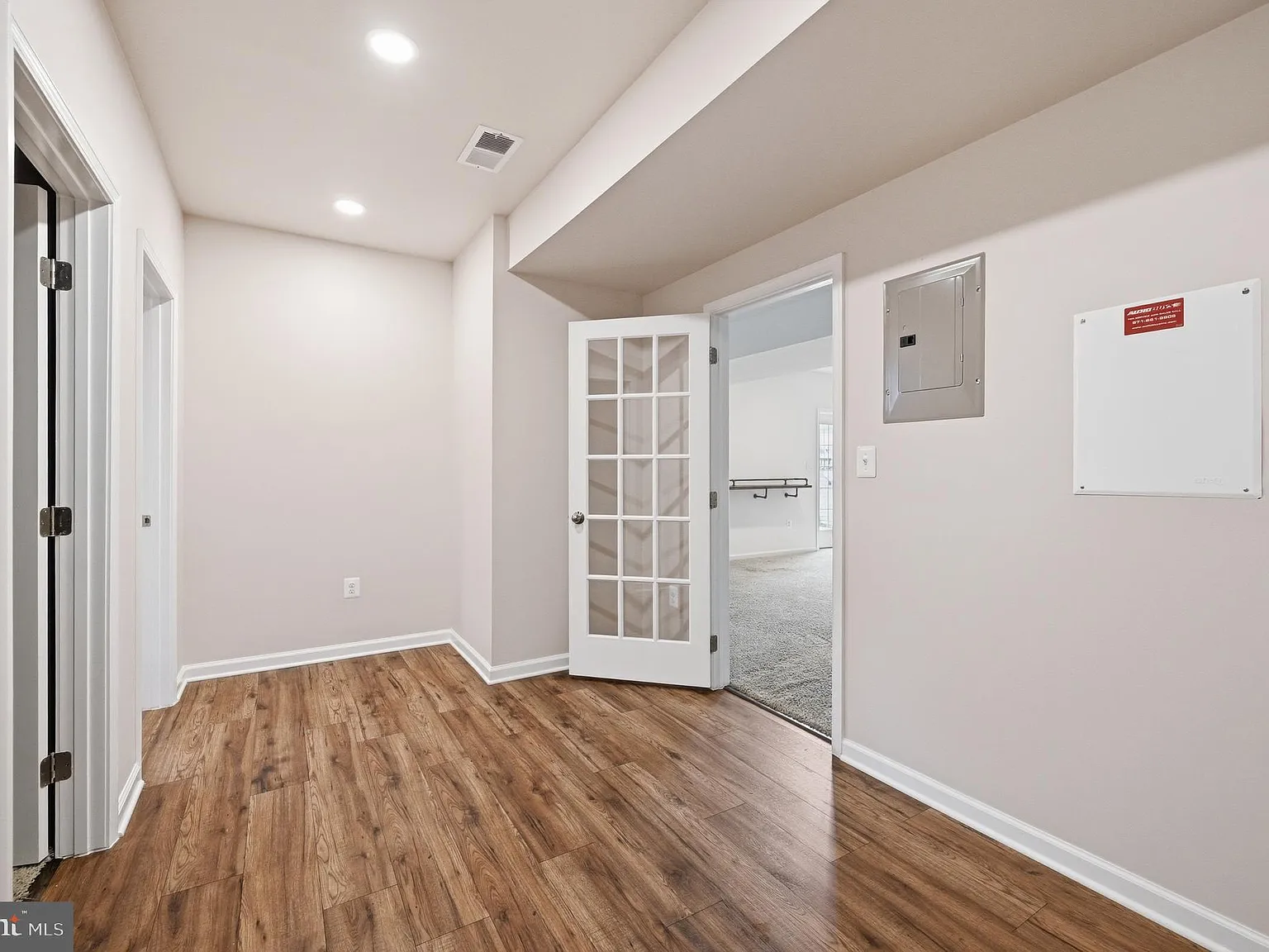 4 bed, 4958 sqft, $4,995 — Photo 3