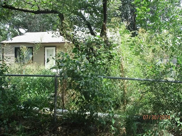 4614 S Meadowview Ave, Wichita, KS 67216