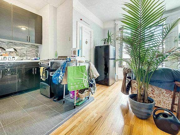 5th image of 1469 Pacific St #9E