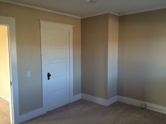 3rd image of 225 Grant St APT C