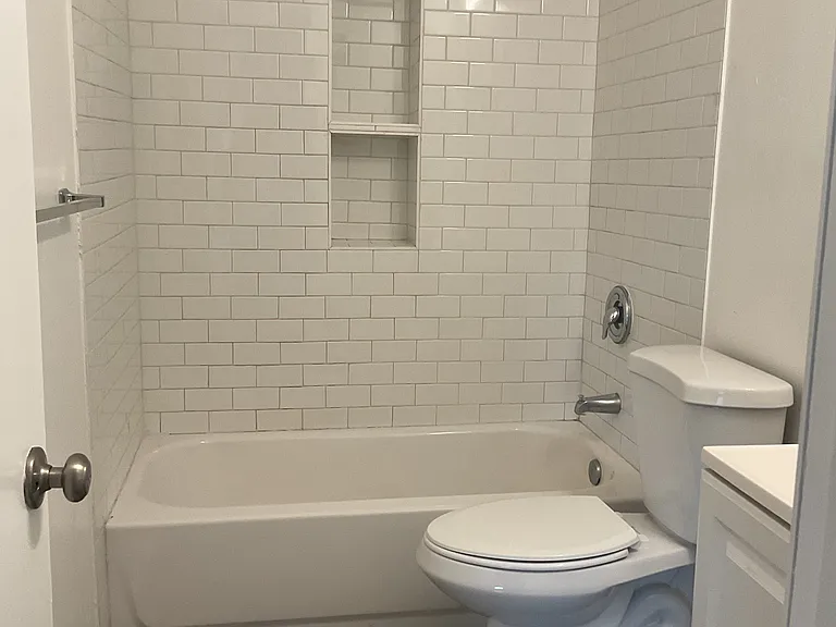 3820 45th St #5 — Photo 7