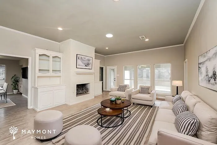 1019 Bluffview Dr — Photo 5