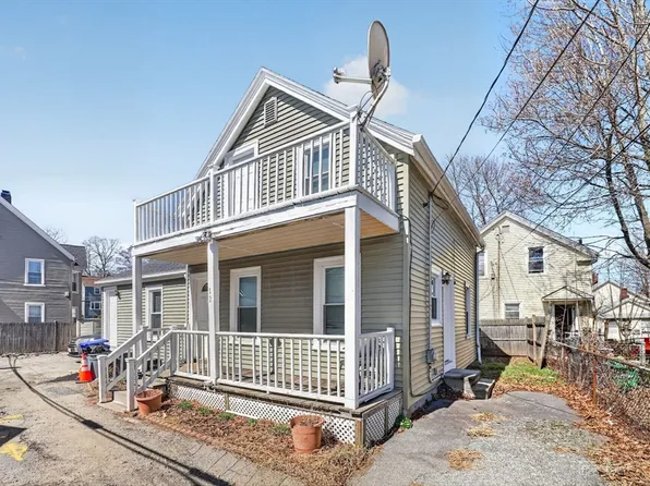 12 Cottage Pl, Hyde Park, MA 02136