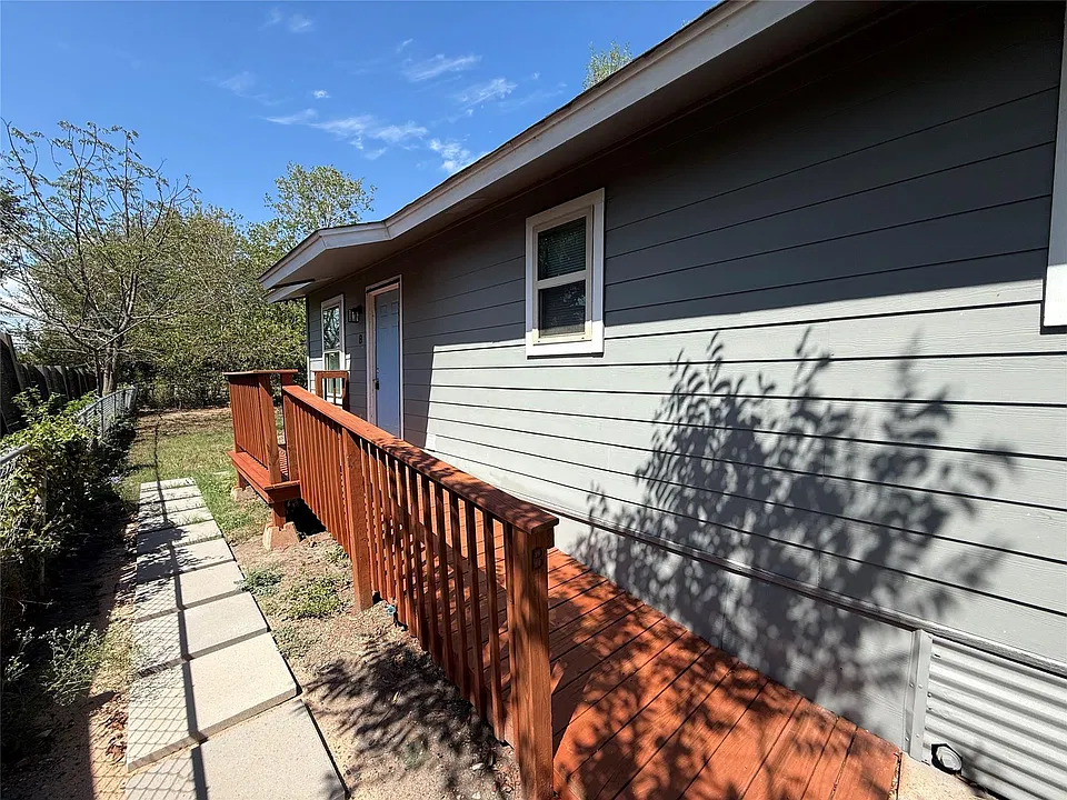 1009 Alex St #B