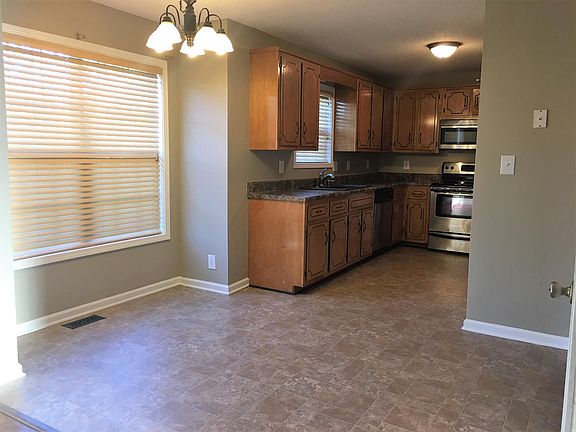 5th image of 3617 Aurora Dr