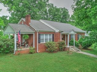 703 E Main St, Rogersville, TN 37857
