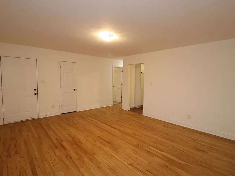 517 Maple St — Photo 3