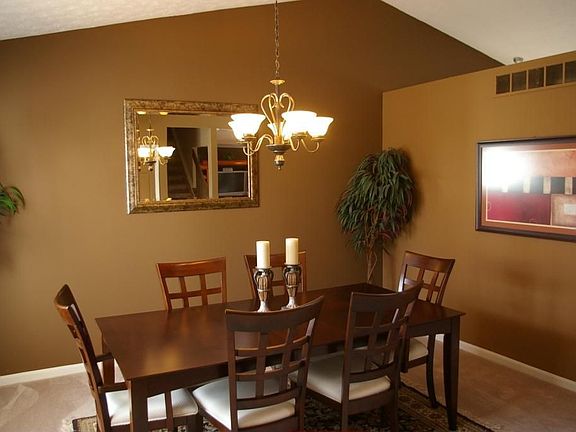 Another view of the dining room.