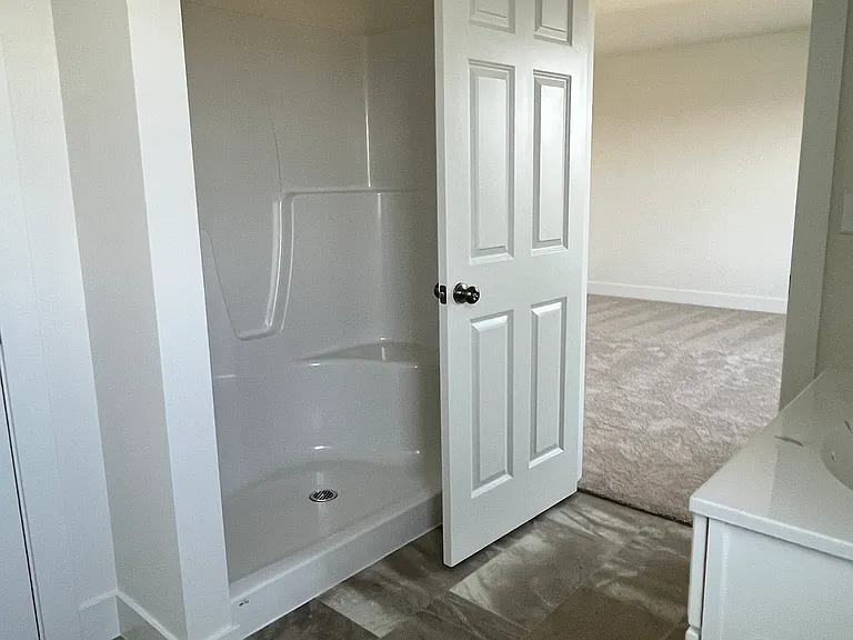 129 Madison Dr — Photo 22
