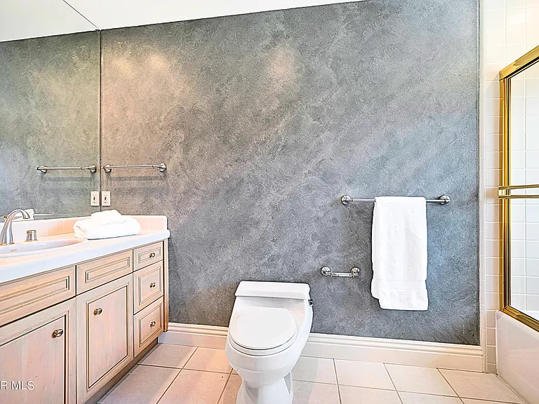 1687 Castlebridge Ct — Photo 37