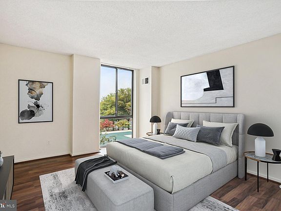 5th image of 2311 Pimmit Dr APT 301