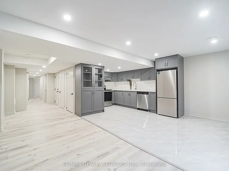 74 Bremner St #BASEMENT — Photo 8