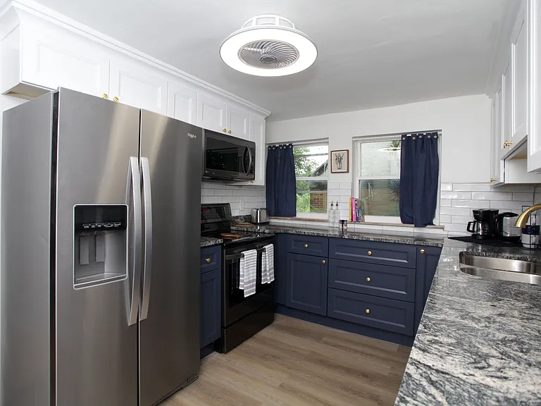 5480 Philloret Dr #1 — Photo 4