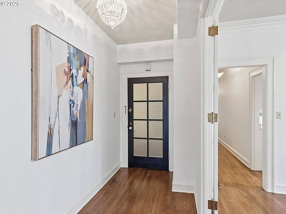 4th image of 1209 SW 6th Ave Unit 701
