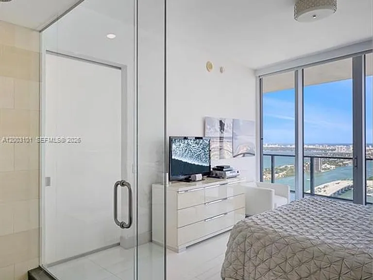 1100 Biscayne Blvd #4803 — Photo 13