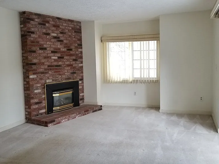 96 Voyagers Ln — Photo 10