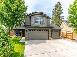 482 N Village Meadows Rd, Sisters, OR 97759