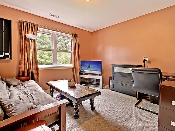 5th image of 112 Westminster Pl #112
