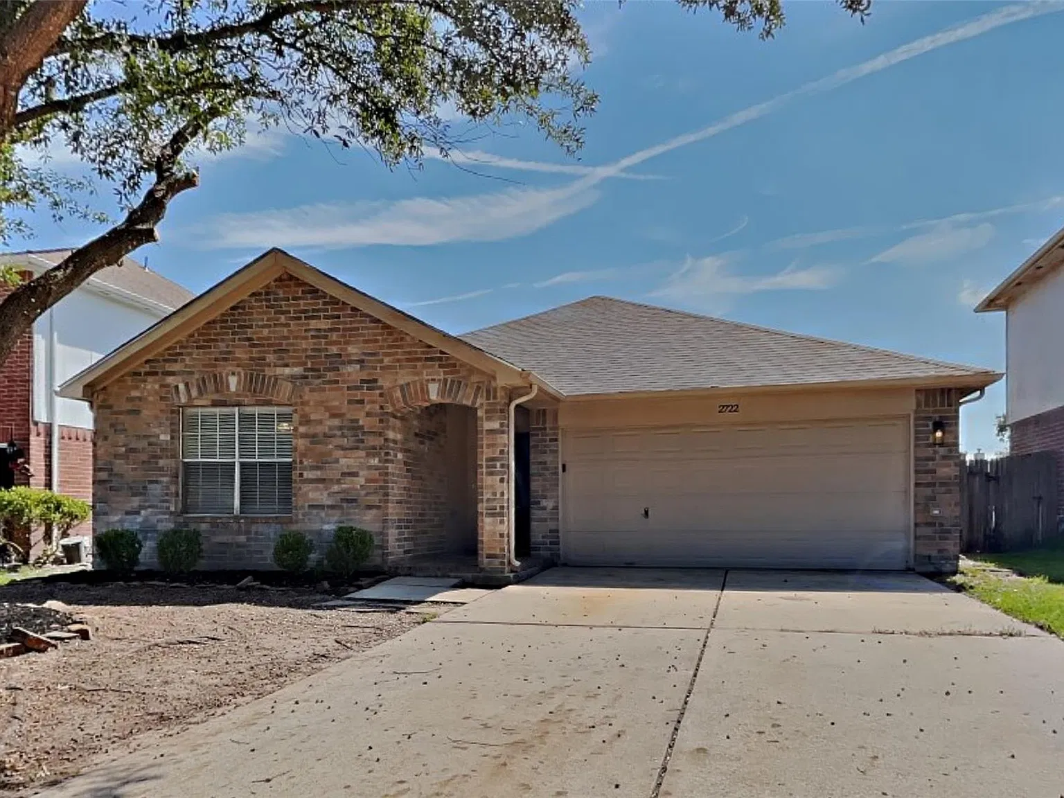 3 bed, 2.0 bath, 1907 sqft, $2,000 — Photo 1